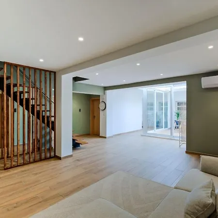 Lovely Fully Equipped Near Subway N11 - Shared Bathroom With Another Лісабон