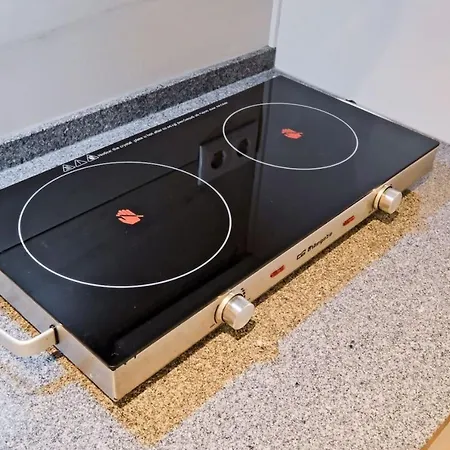 Lovely Fully Equipped Near Subway N11 - Shared Bathroom With Another Апартаменти