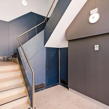 Lovely Fully Equipped Near Subway N11 - Shared Bathroom With Another * Lisboa