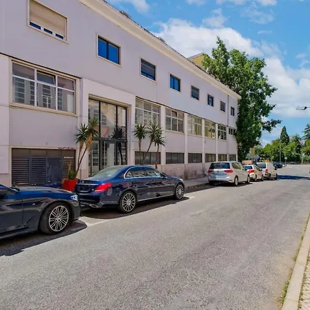 Apartment Lovely Fully Equipped Near Subway N11 - Shared Bathroom With Another *