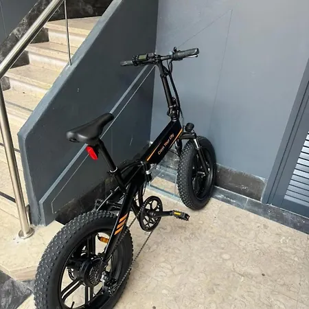 Διαμέρισμα Lovely Fully Equipped Near Subway N11 - Shared Bathroom With Another Lisboa