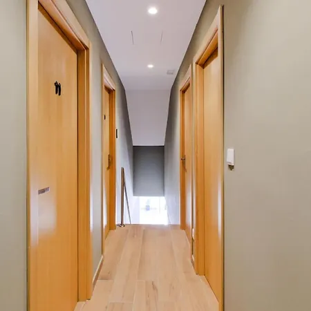 Lägenhet Lovely Fully Equipped Near Subway N11 - Shared Bathroom With Another Lisboa