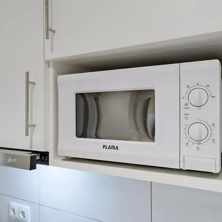 Lovely Fully Equipped Near Subway N11 - Shared Bathroom With Another Apartament *